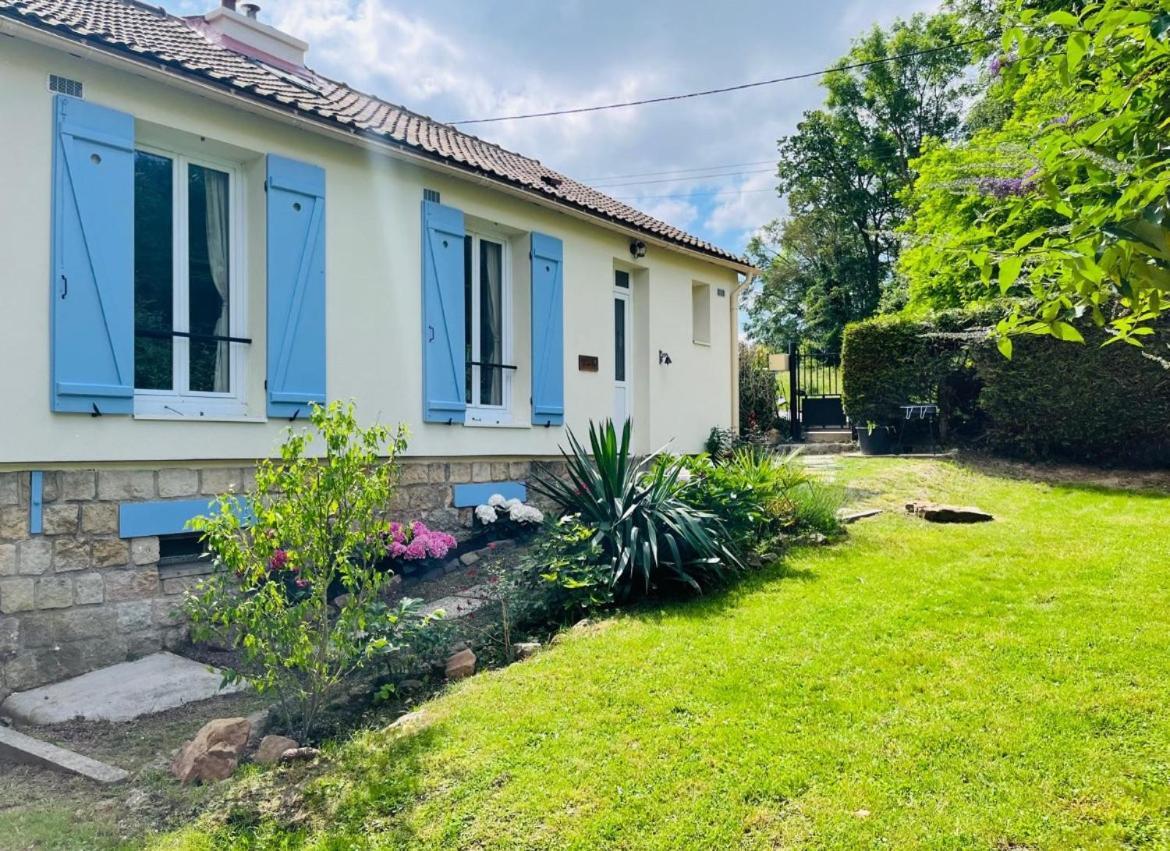 Villa Les Volets Bleus Parmain Exterior foto